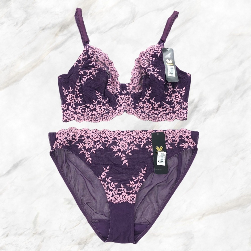 Wacoal Embrace Lace Underwire Bra Panty Set NWT